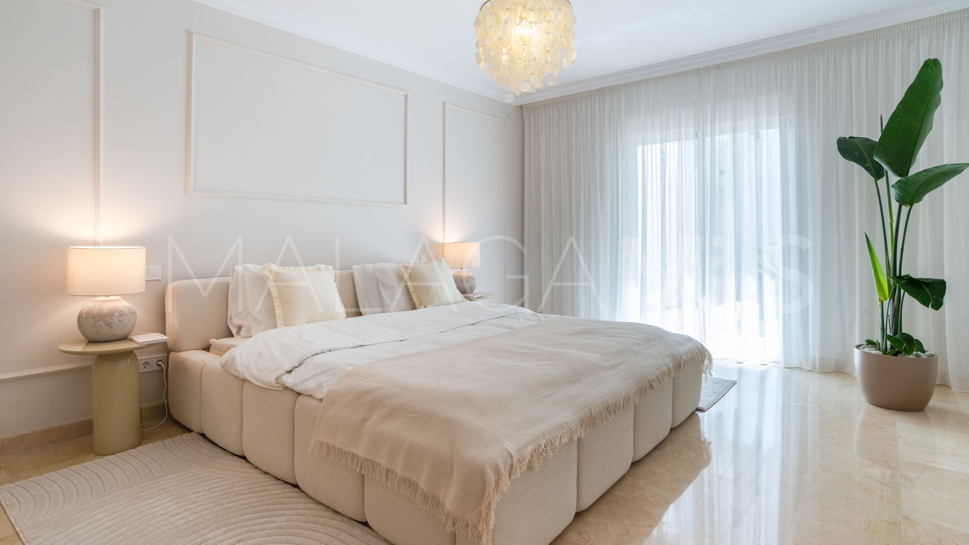 Se vende apartamento planta baja in Marbella Golden Mile