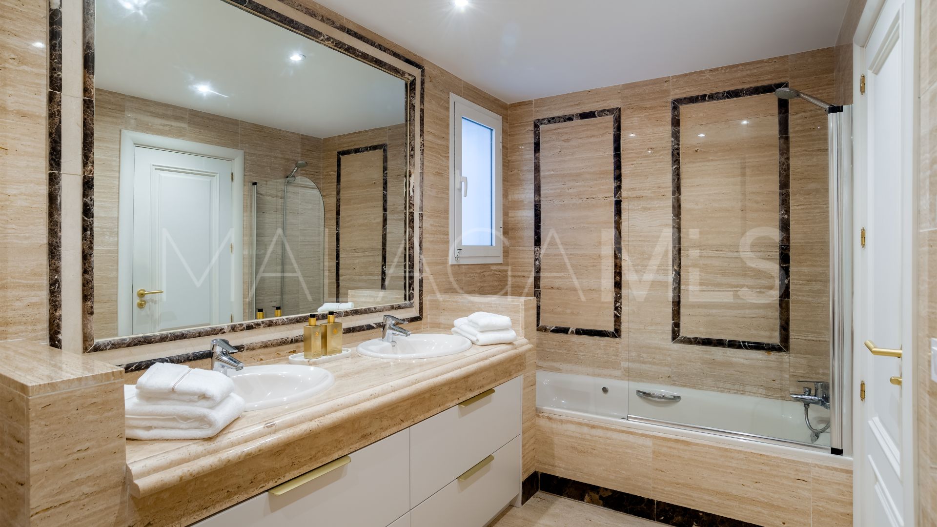 Se vende apartamento planta baja in Marbella Golden Mile