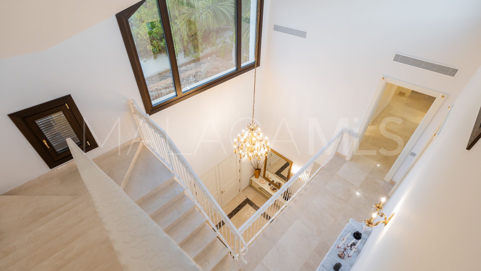 For sale 7 bedrooms villa in Casasola