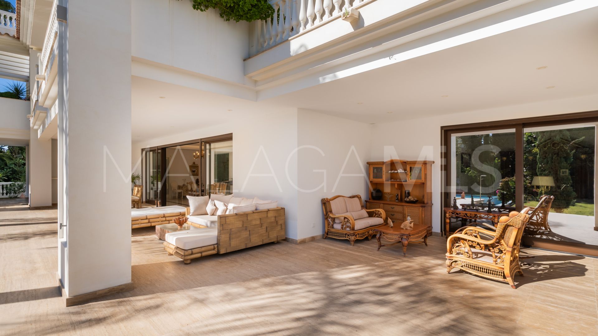 For sale 7 bedrooms villa in Casasola