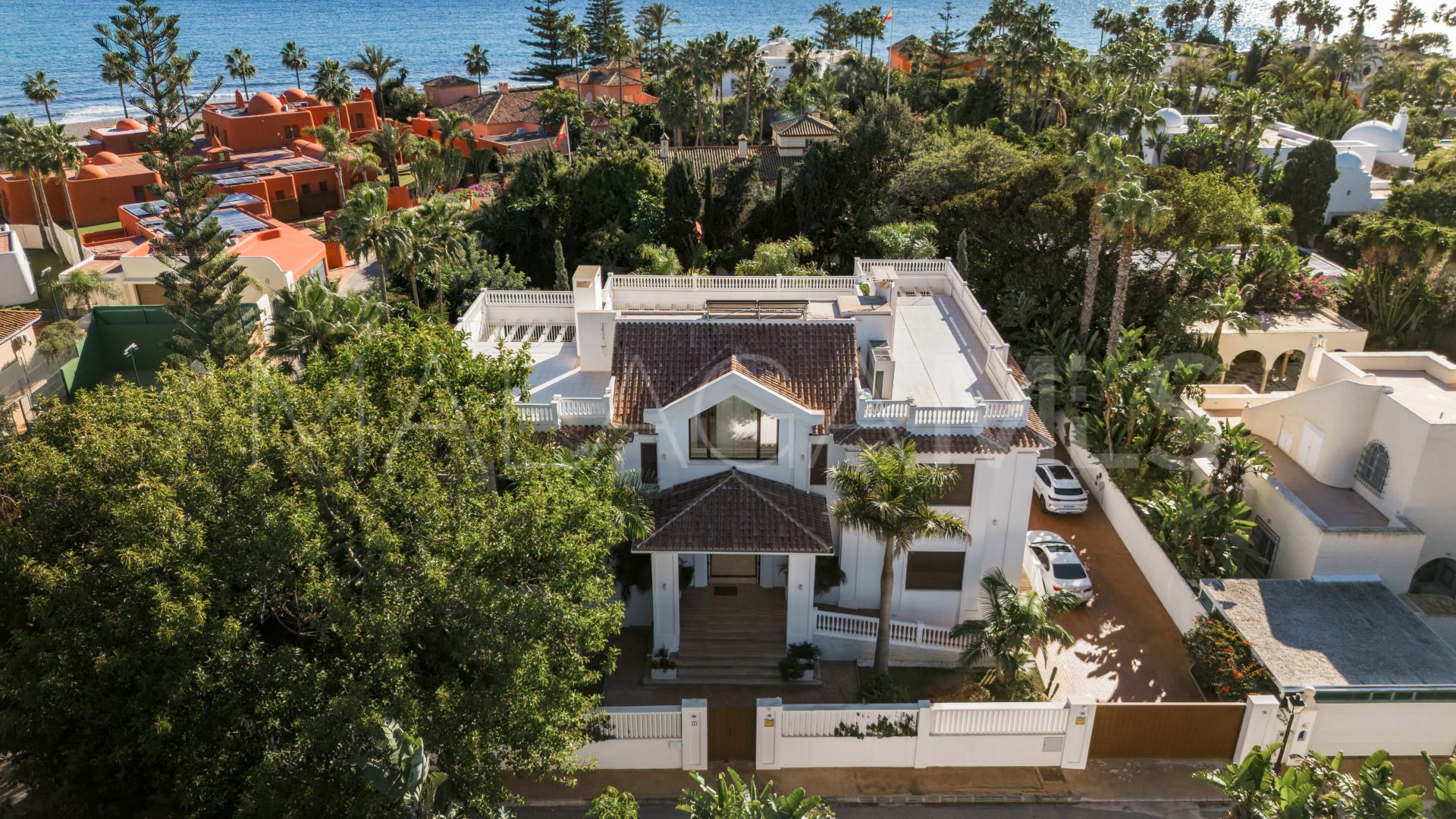 For sale 7 bedrooms villa in Casasola