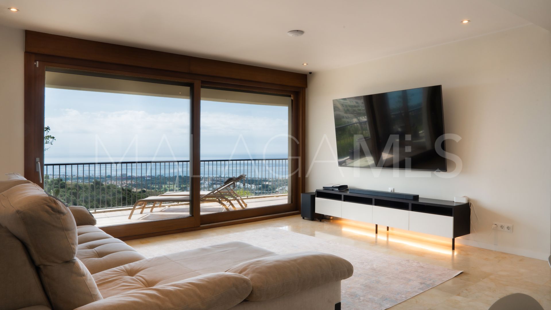 Buy 3 bedrooms apartment in Los Altos de los Monteros