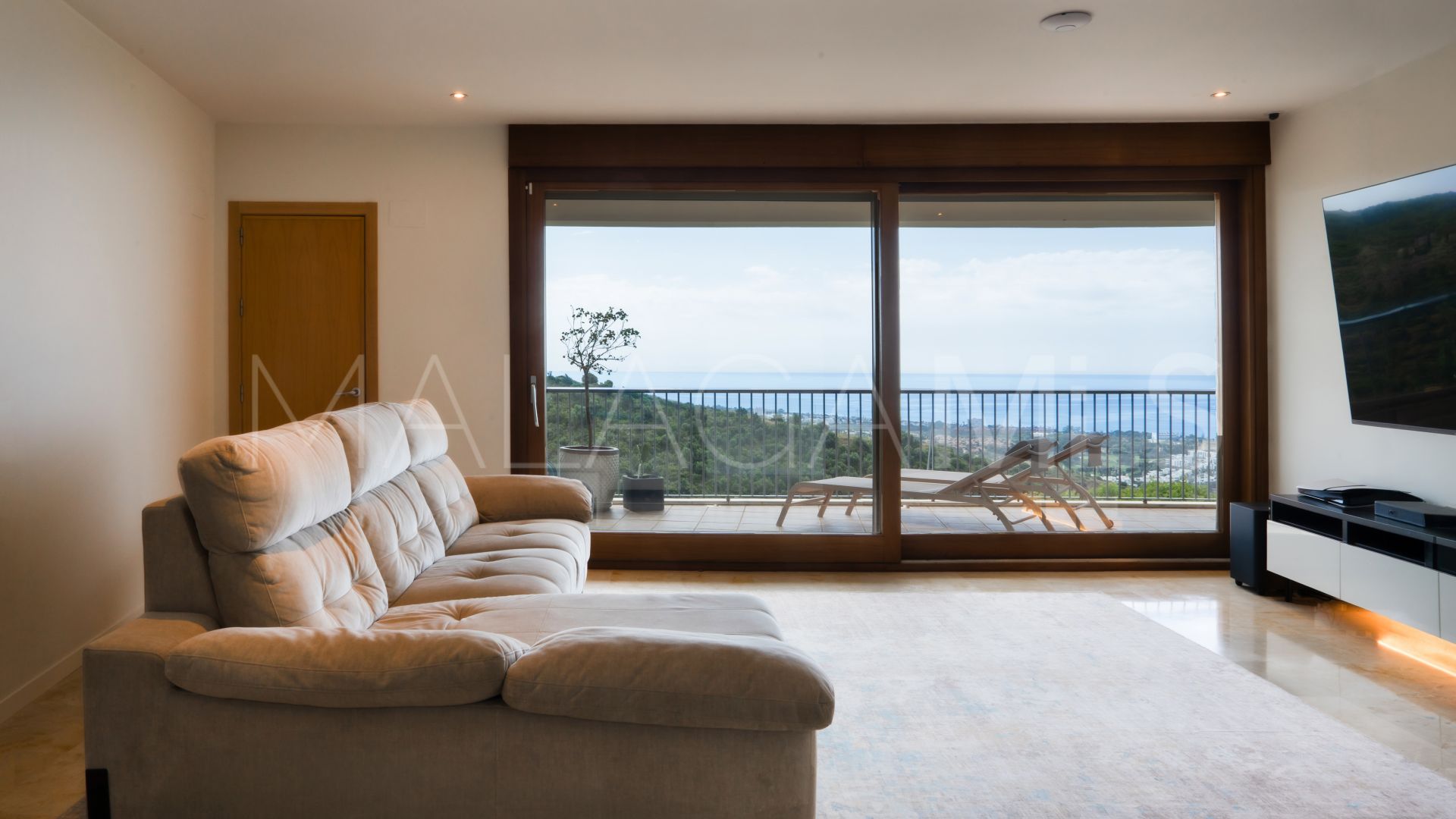 Buy 3 bedrooms apartment in Los Altos de los Monteros