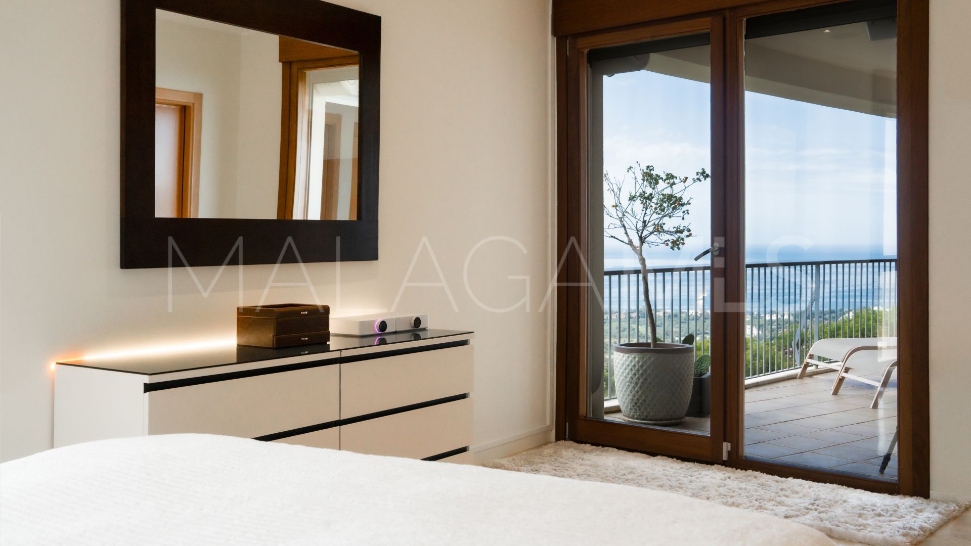 Buy 3 bedrooms apartment in Los Altos de los Monteros