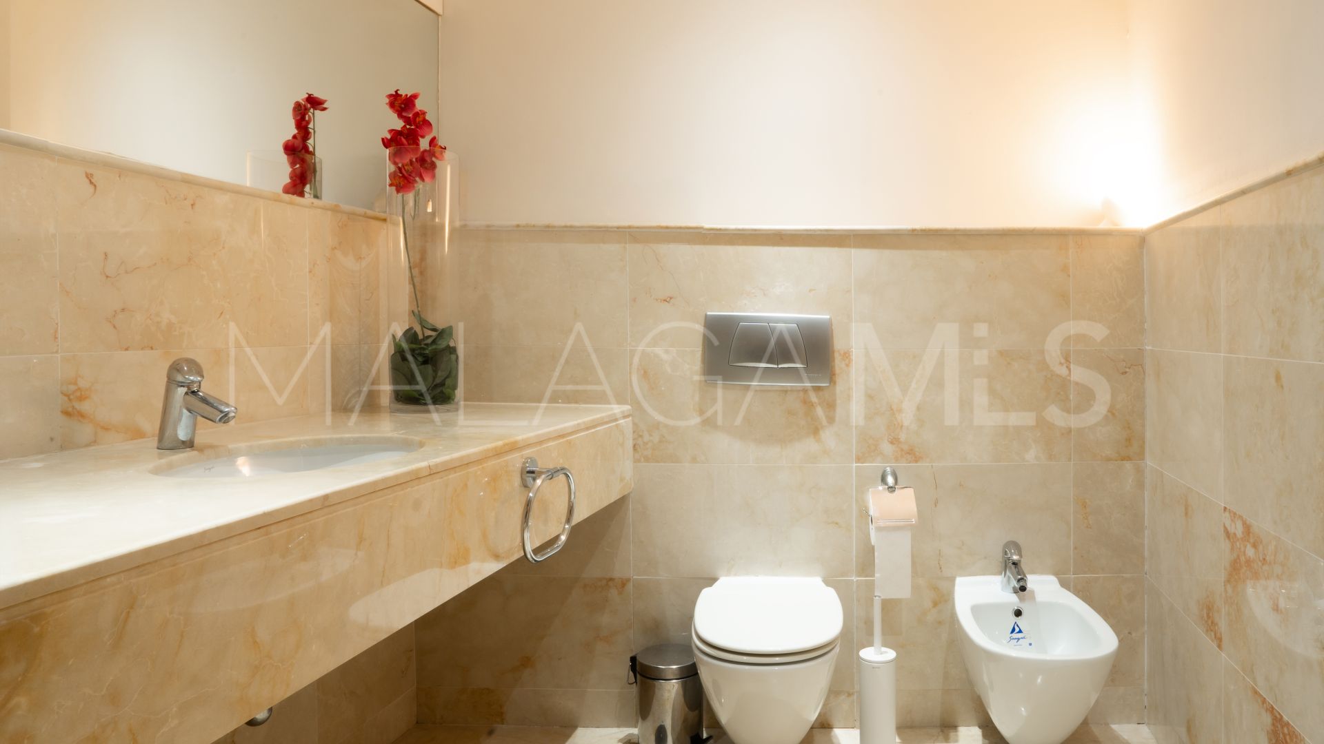 Buy 3 bedrooms apartment in Los Altos de los Monteros