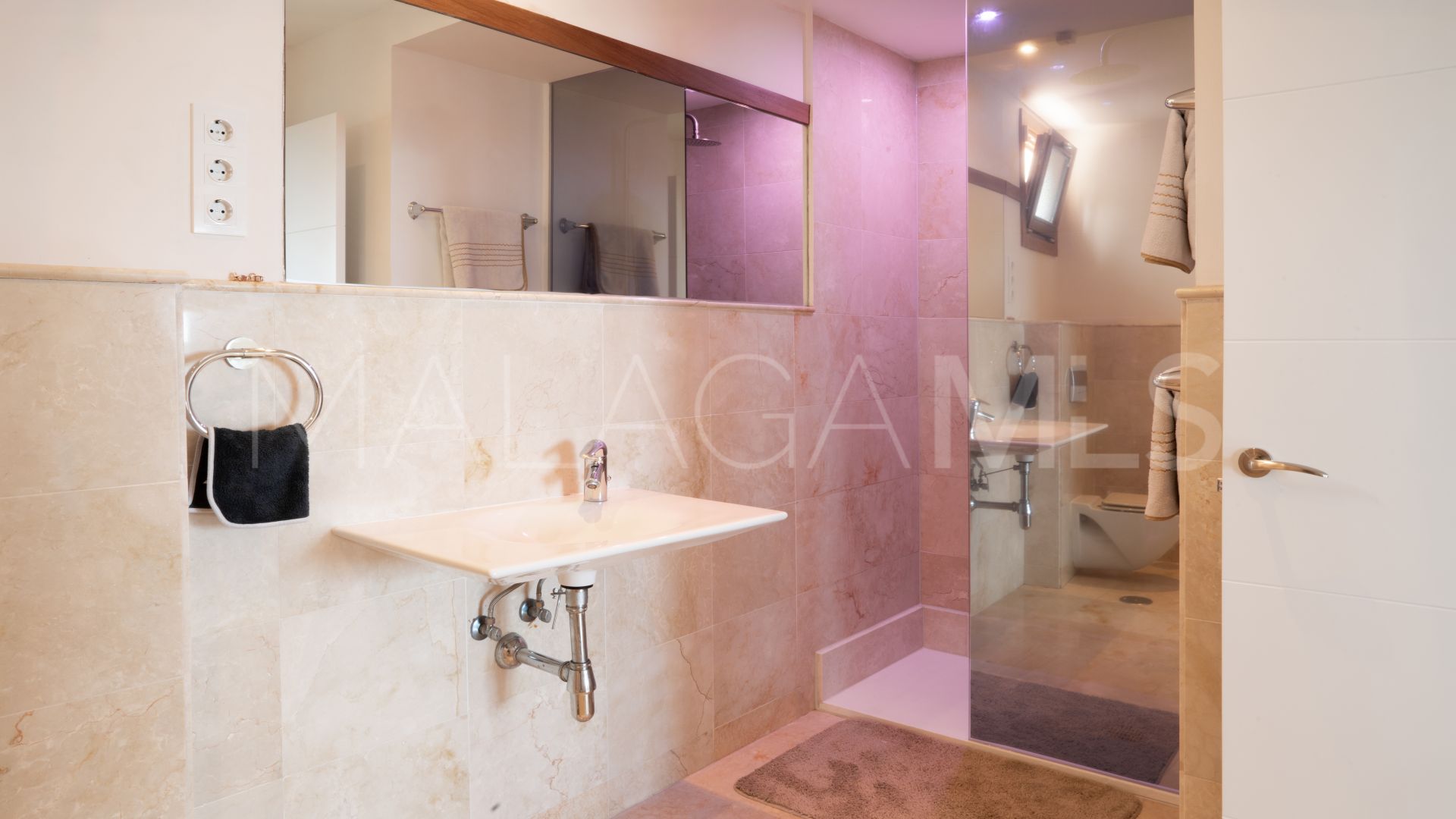 Buy 3 bedrooms apartment in Los Altos de los Monteros
