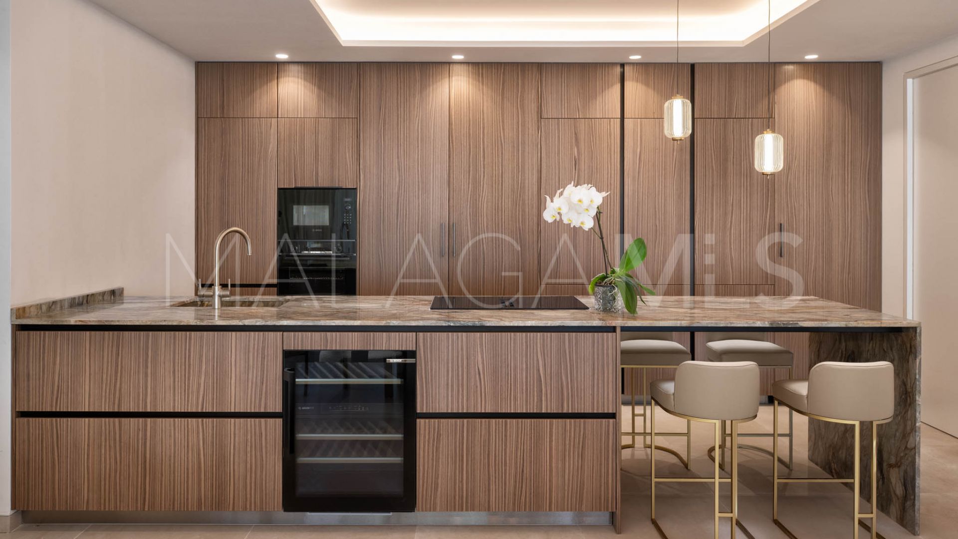 Villa for sale in Elviria