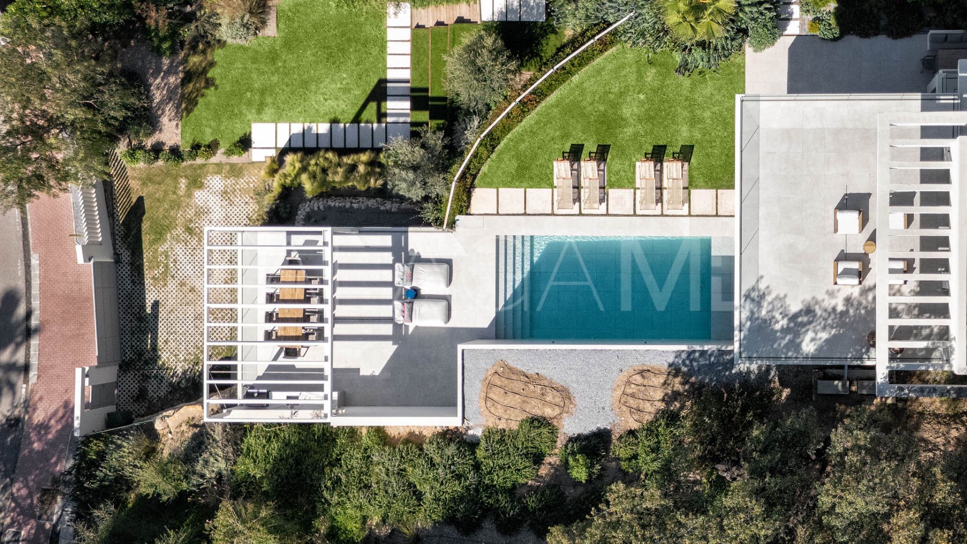 Villa for sale in Elviria