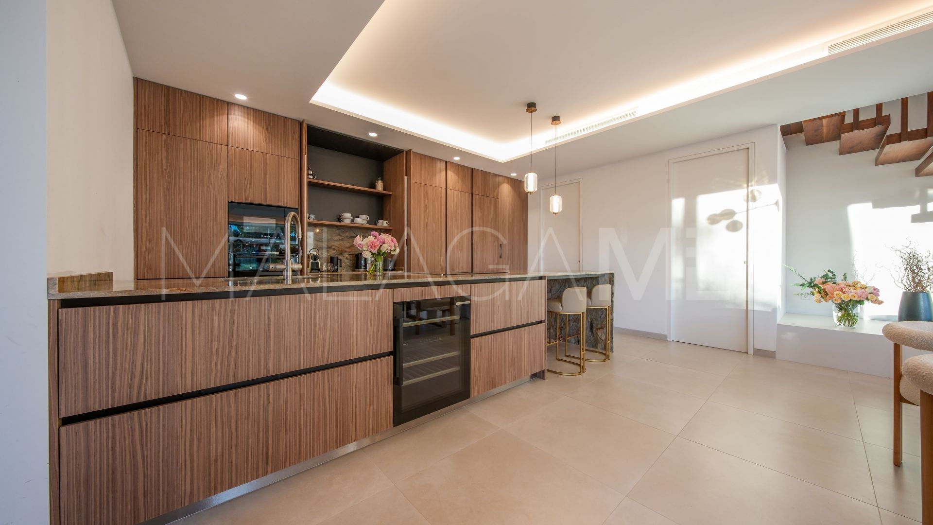 Villa for sale in Elviria