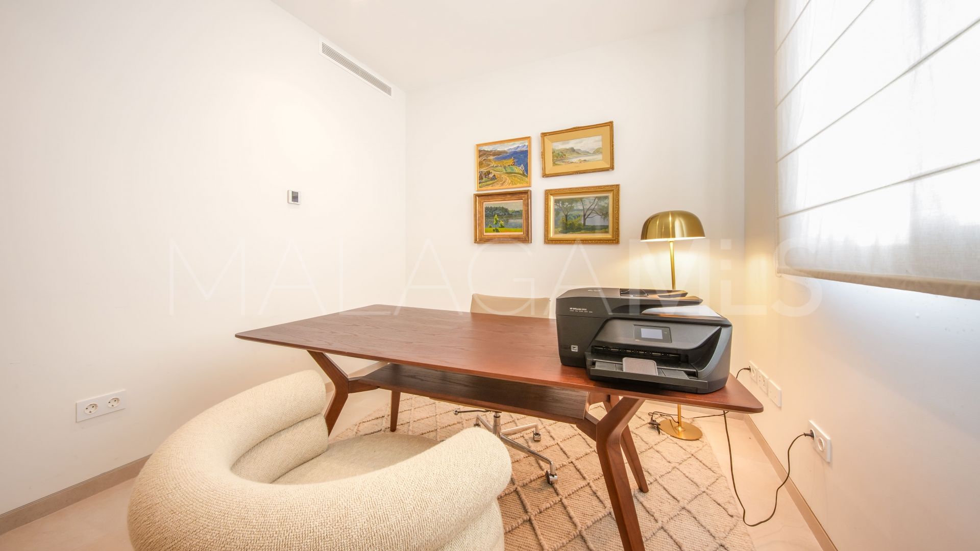 Villa for sale in Elviria