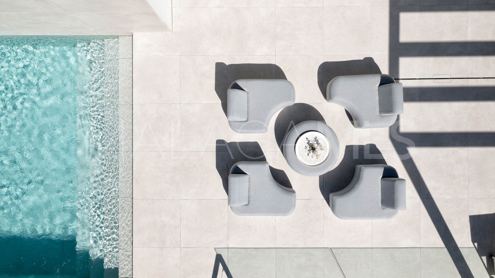 Villa for sale in Elviria