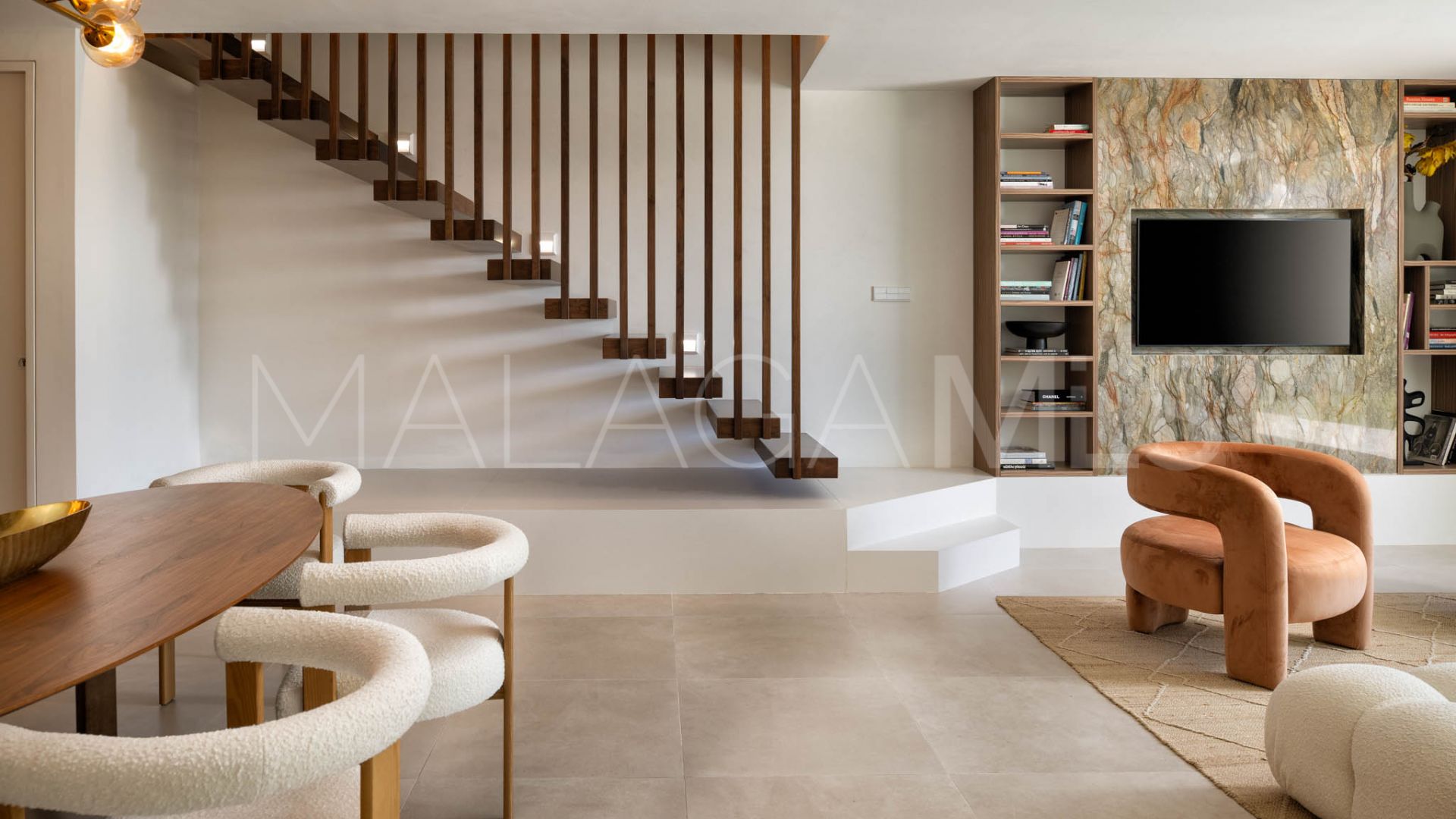 Villa for sale in Elviria