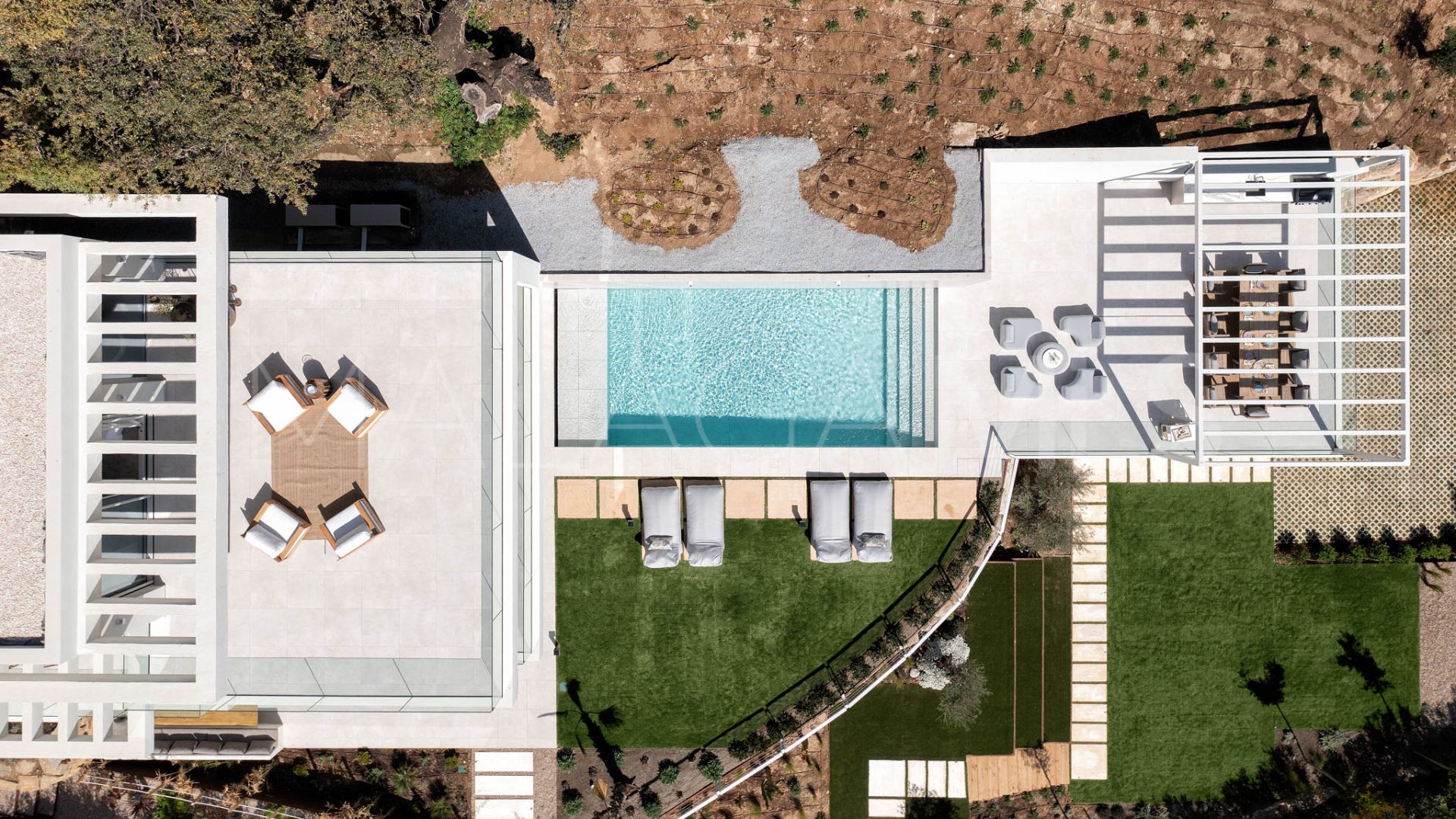 Villa for sale in Elviria