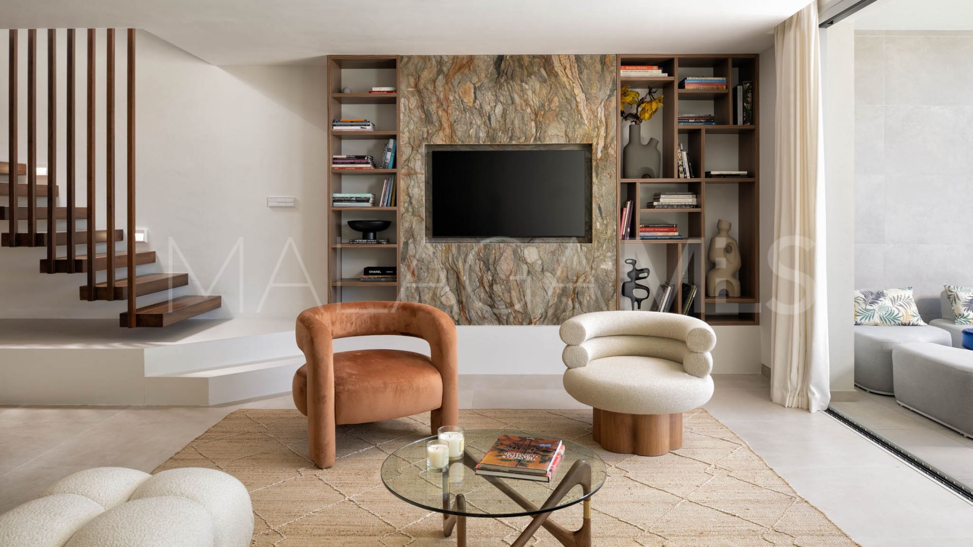 Villa for sale in Elviria