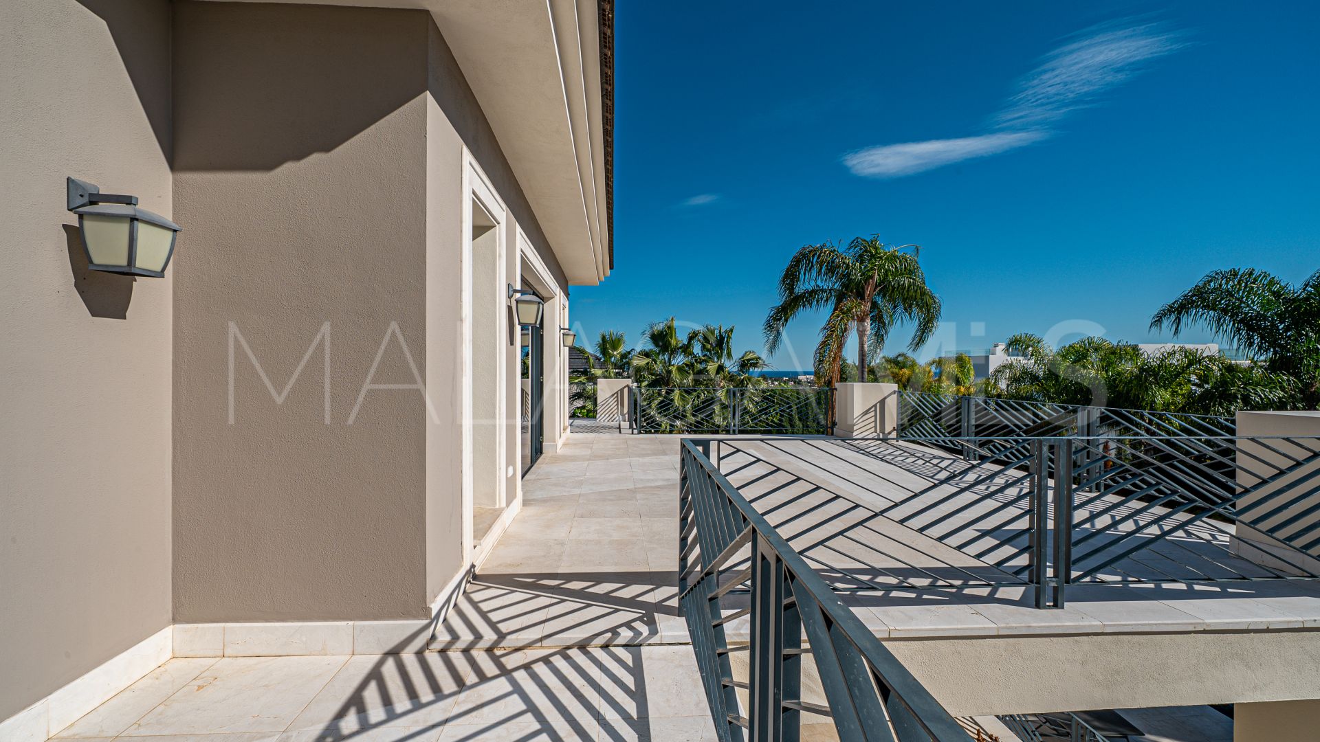 Buy villa with 6 bedrooms in Los Flamingos