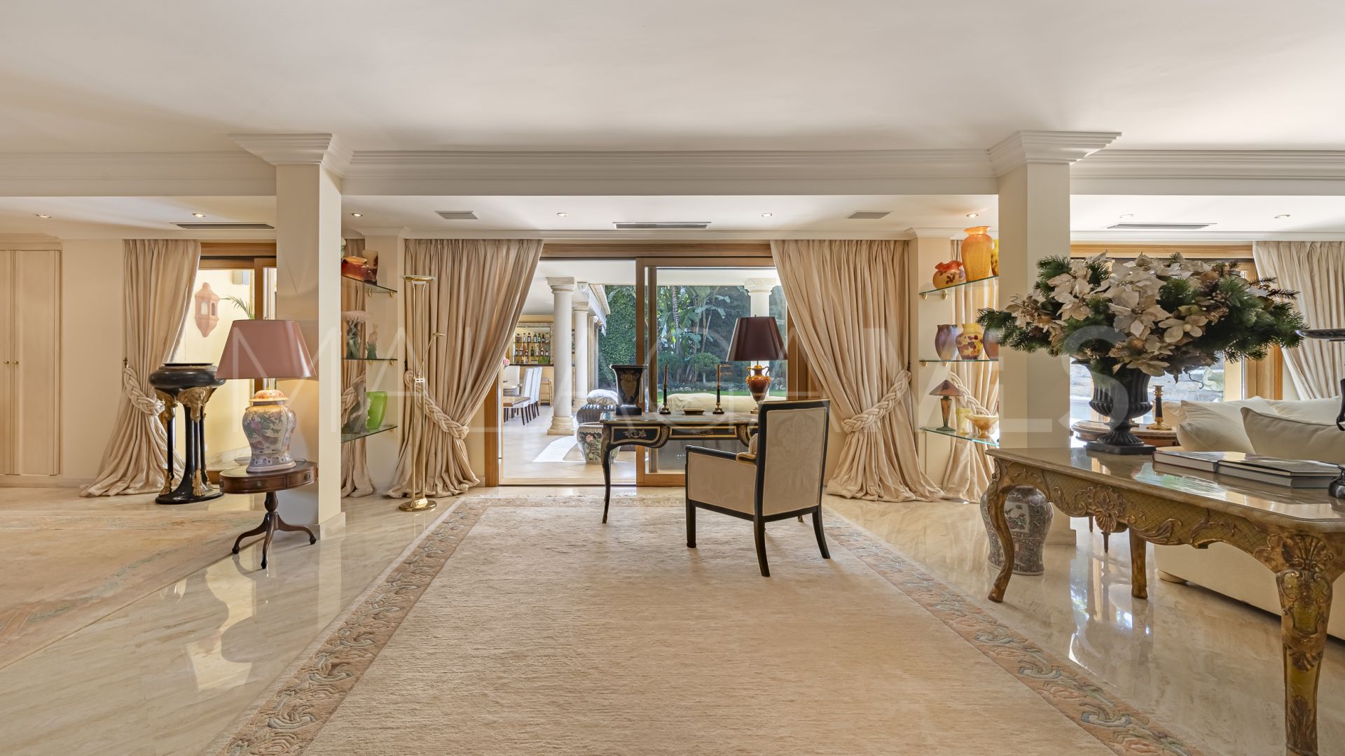 Villa for sale in Las Brisas