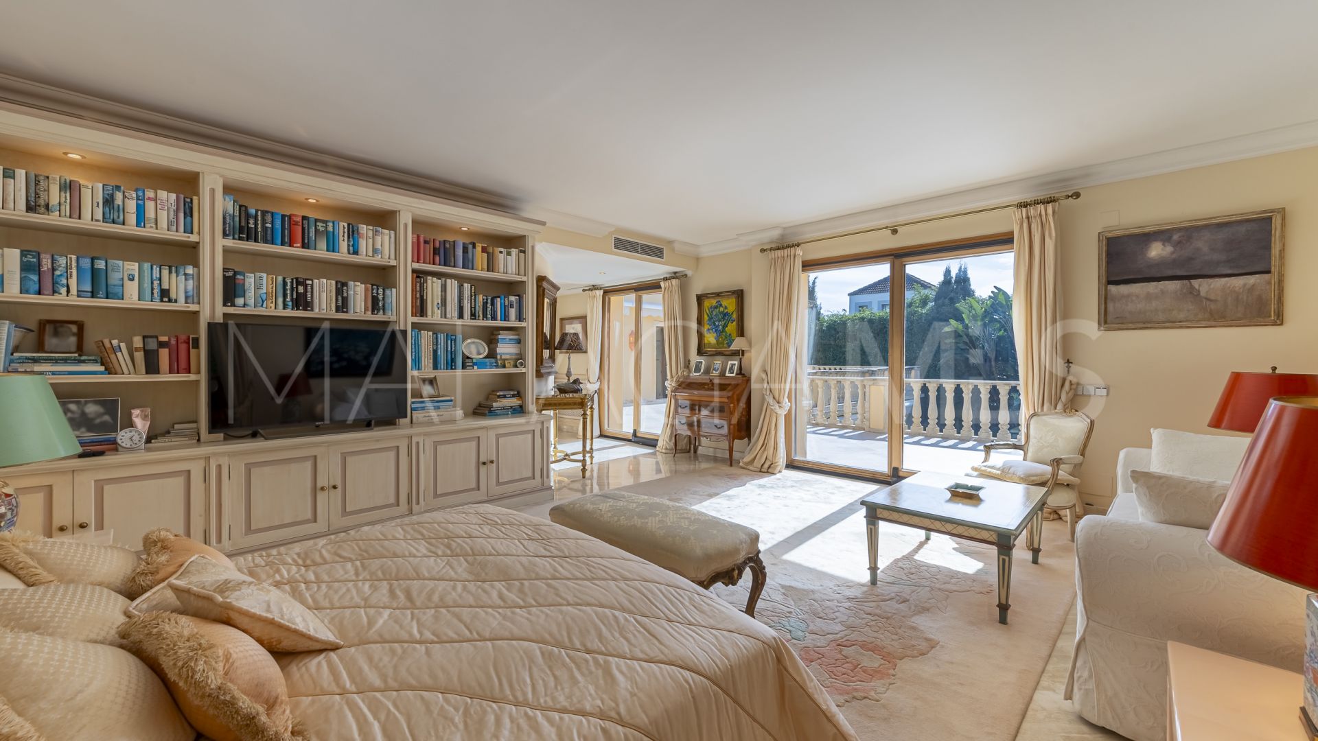 Villa for sale in Las Brisas