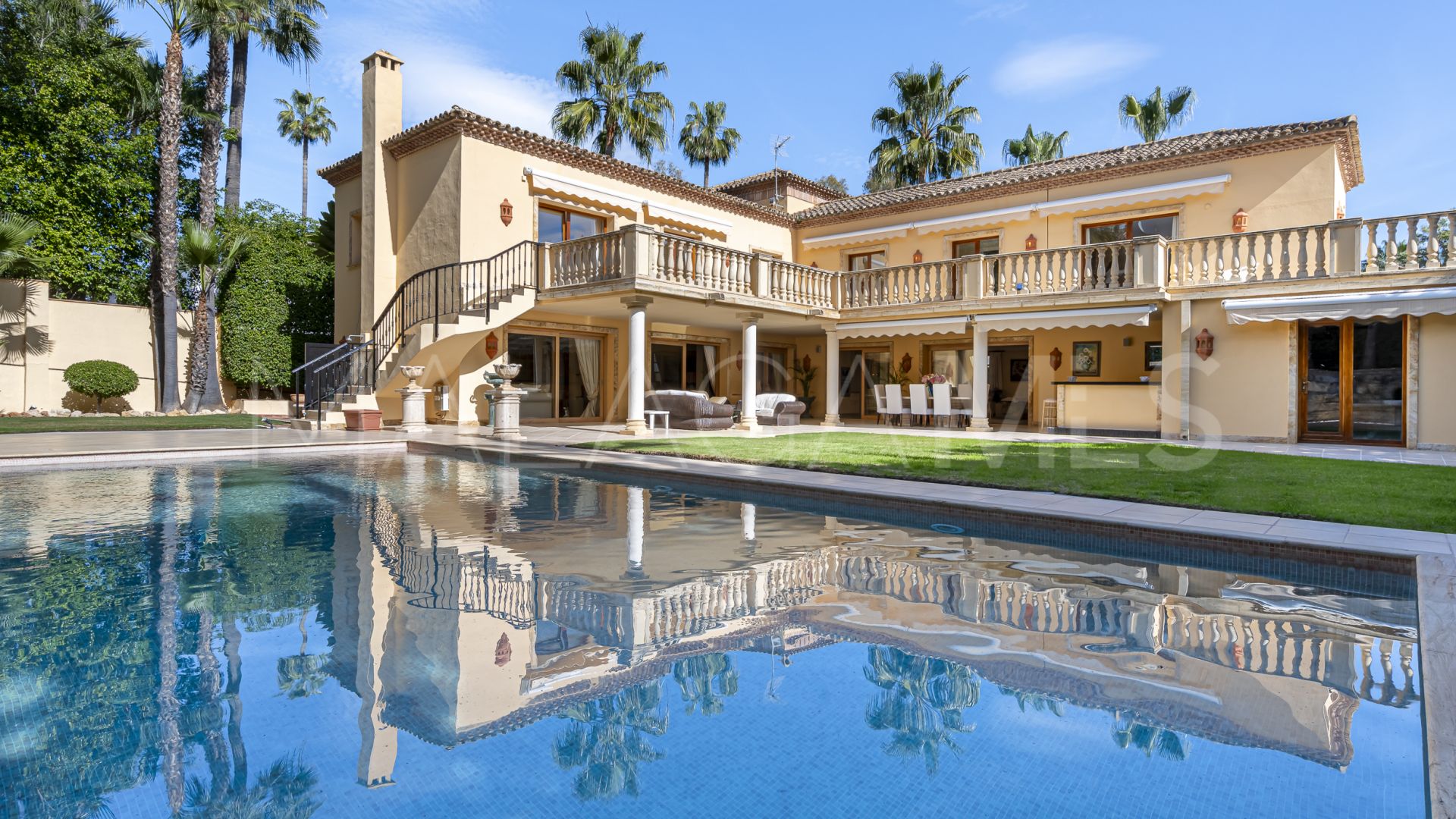 Villa for sale in Las Brisas