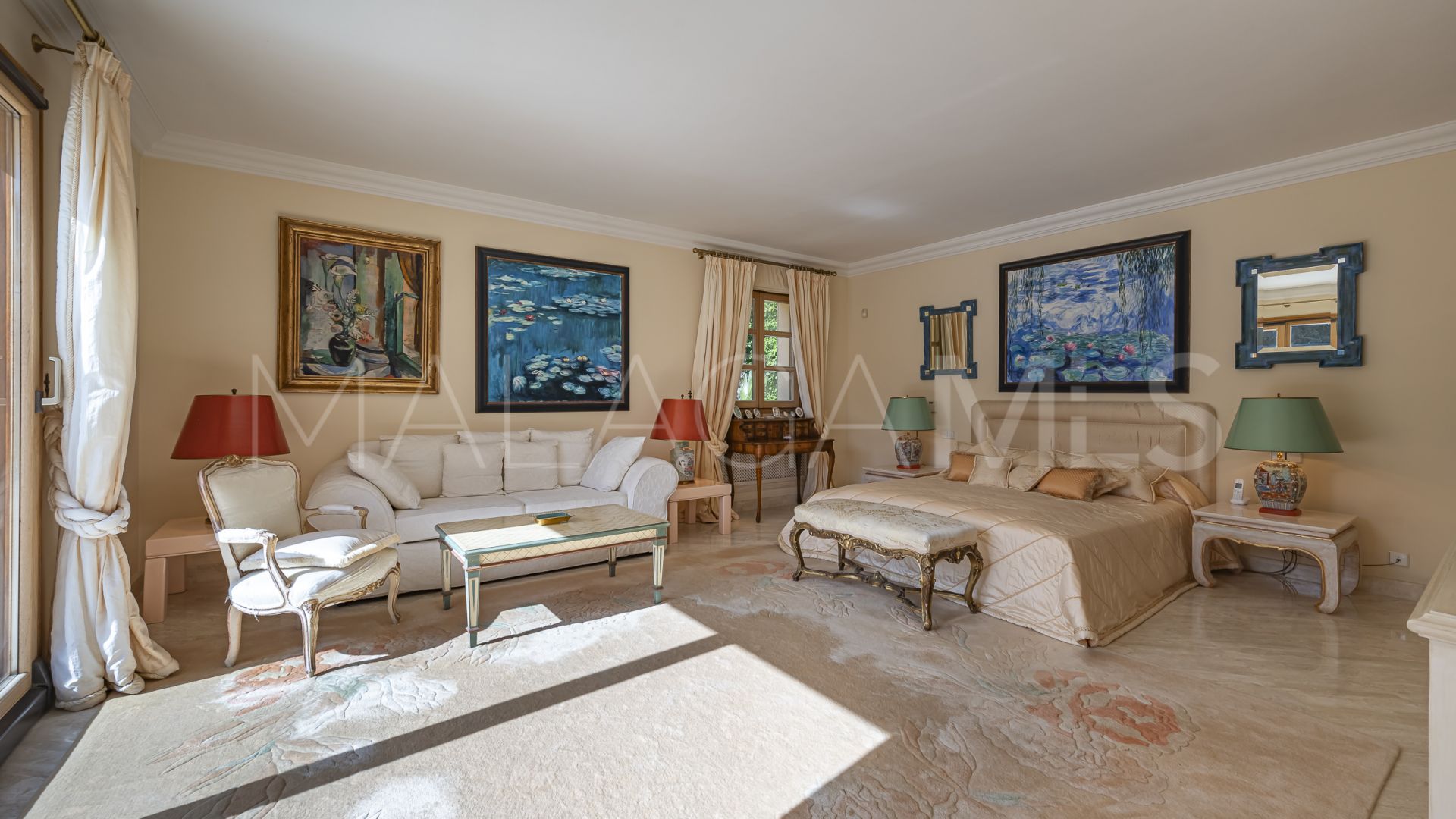 Villa for sale in Las Brisas