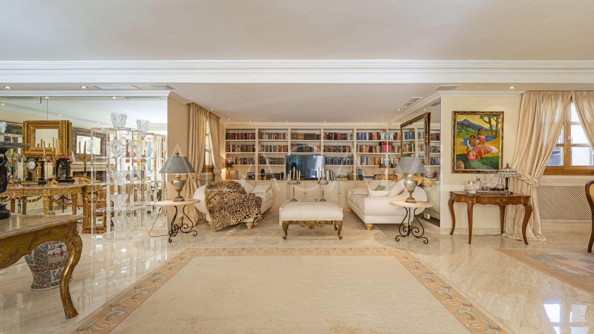 Villa for sale in Las Brisas