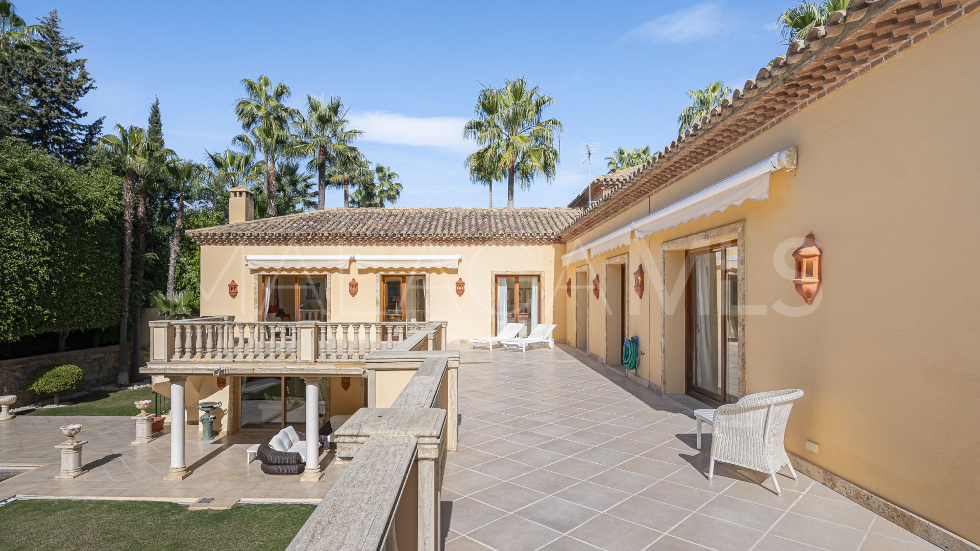 Villa for sale in Las Brisas
