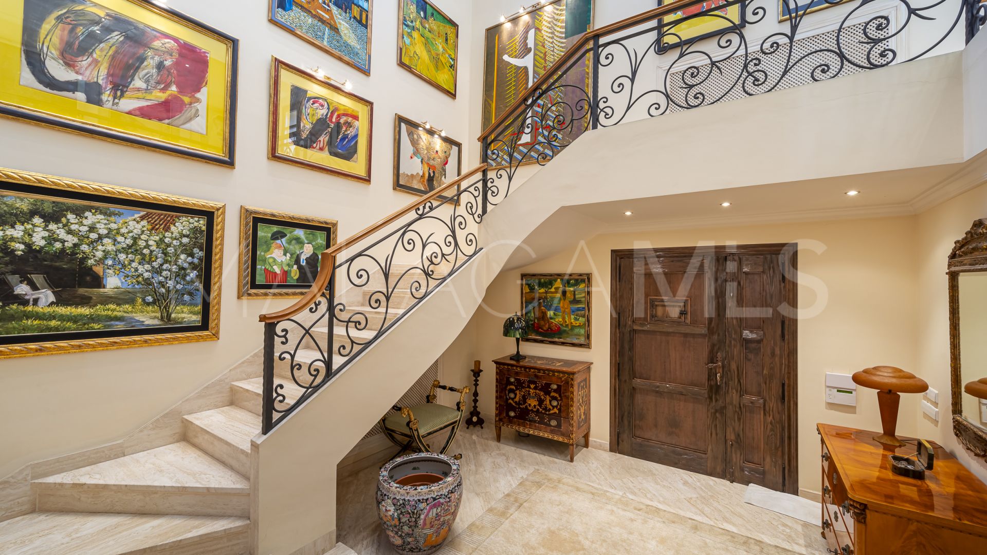 Villa for sale in Las Brisas