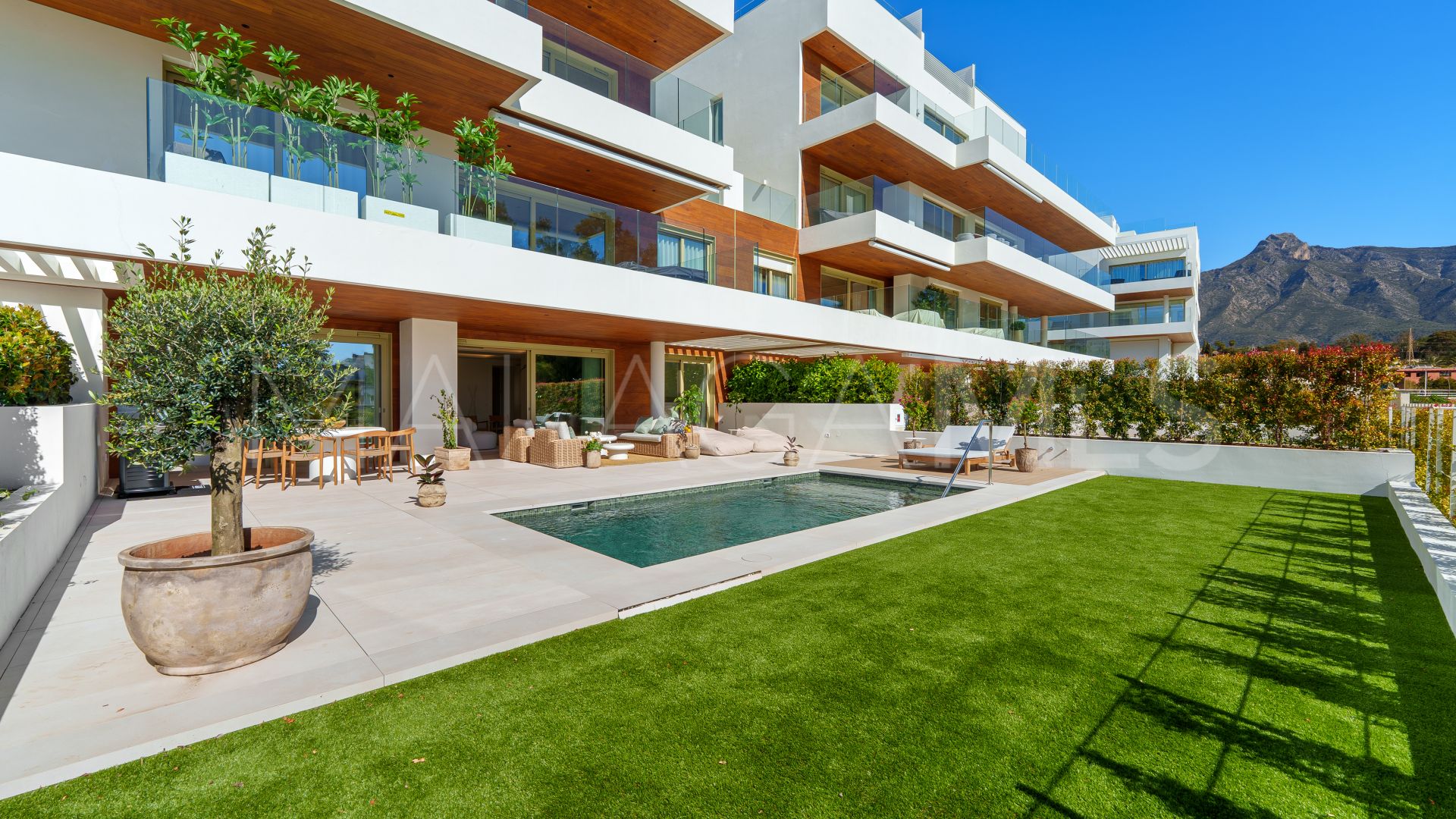 Ground floor duplex for sale in Benalús