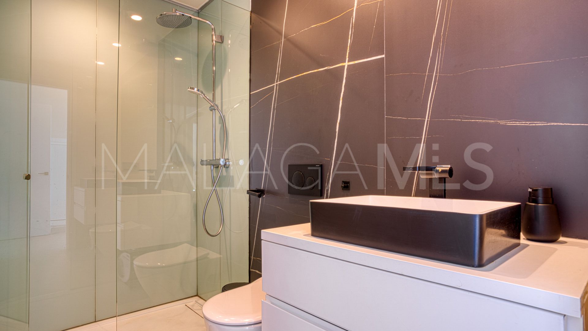 Villa for sale in Los Altos de los Monteros
