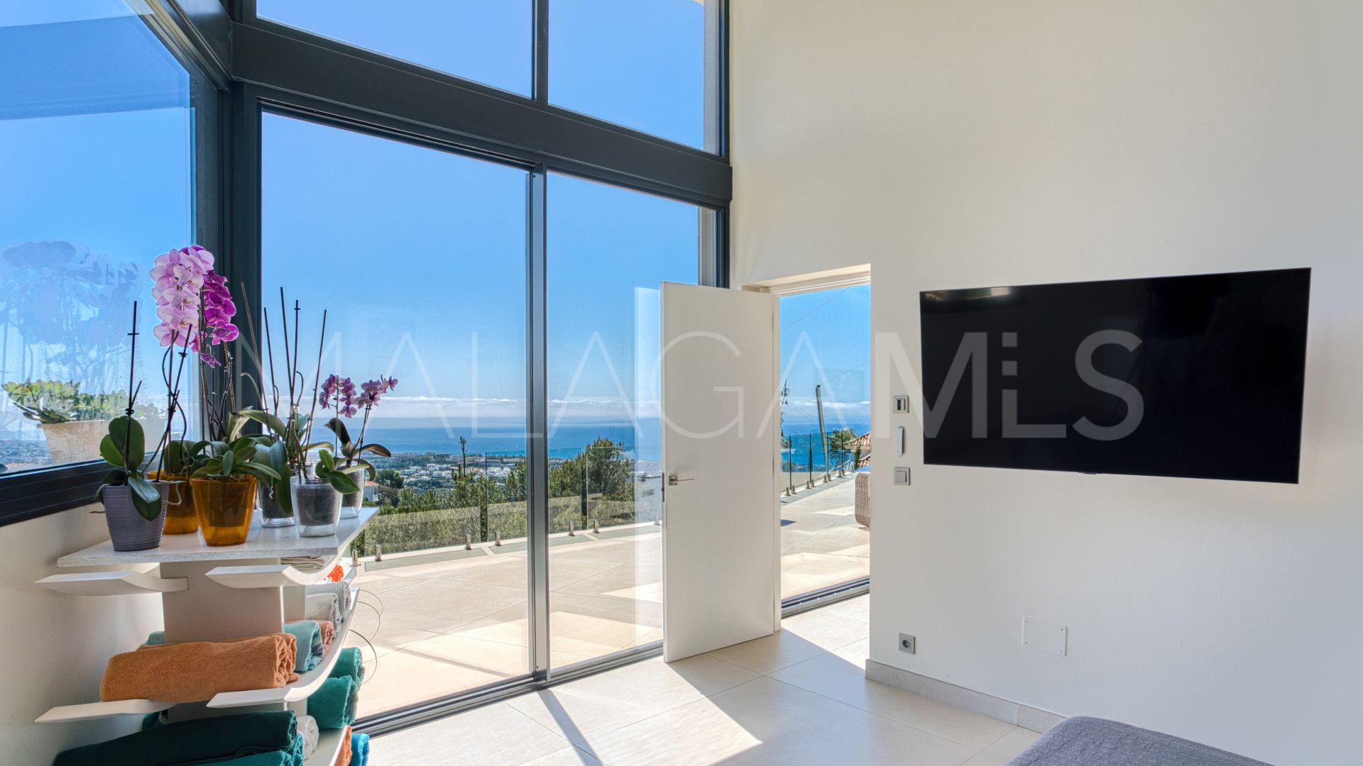 Villa for sale in Los Altos de los Monteros