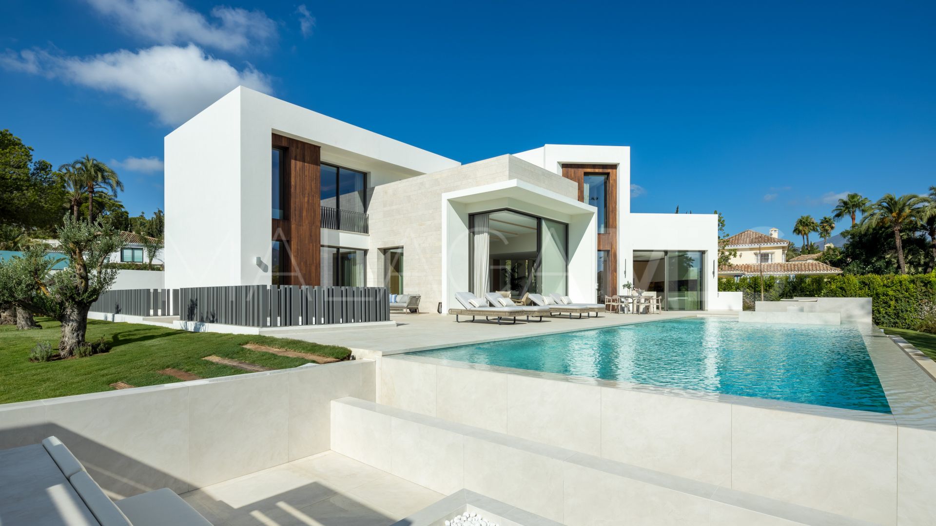For sale villa in Las Brisas del Golf with 5 bedrooms