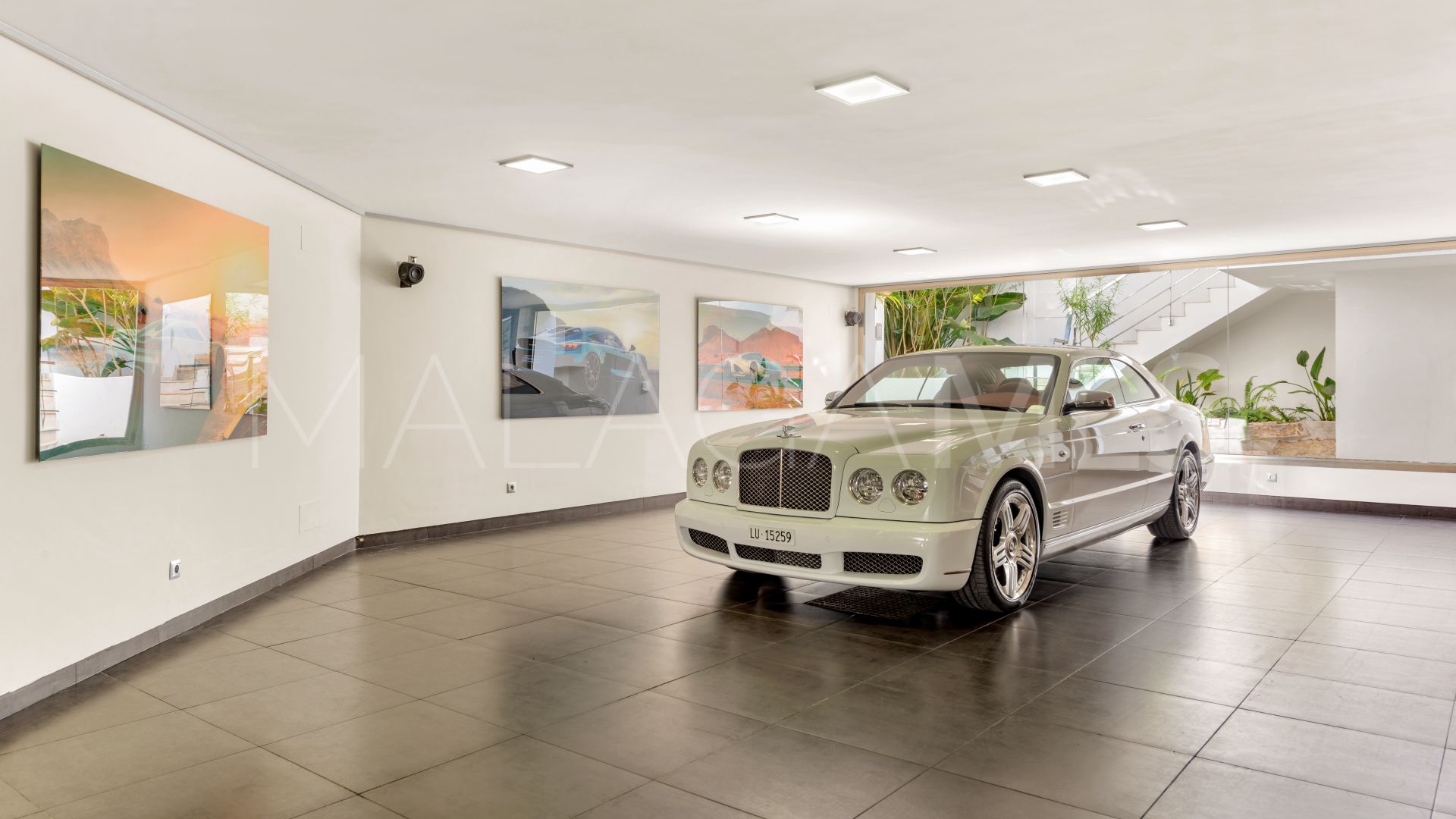 Villa for sale in Las Brisas