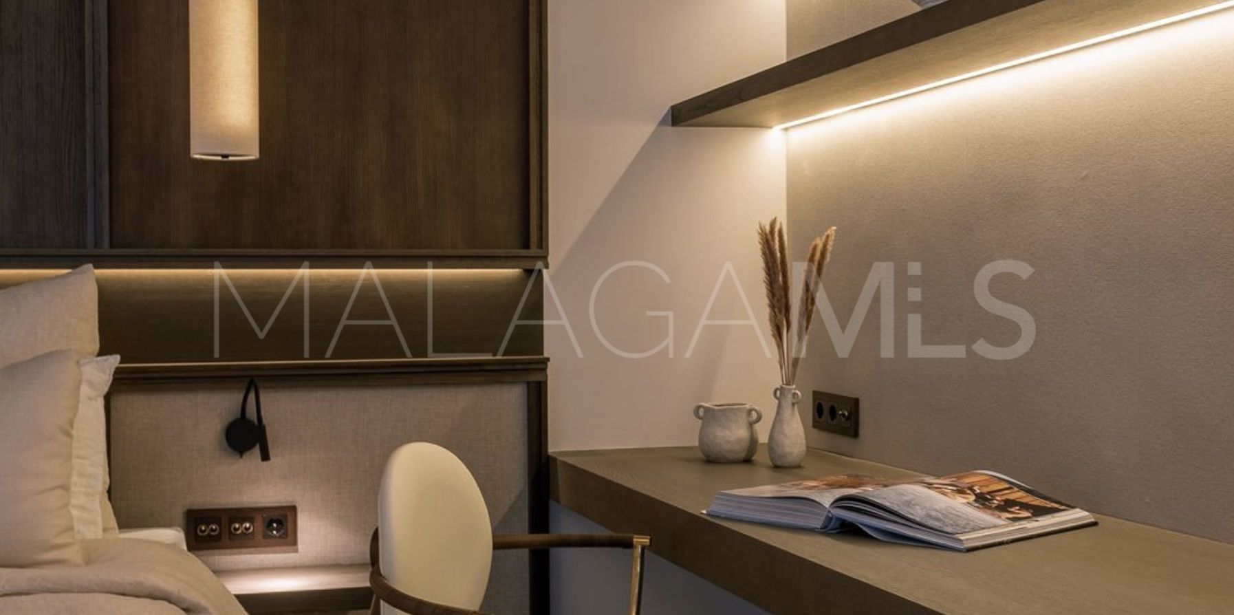 Se vende villa in Nueva Andalucia with 5 bedrooms