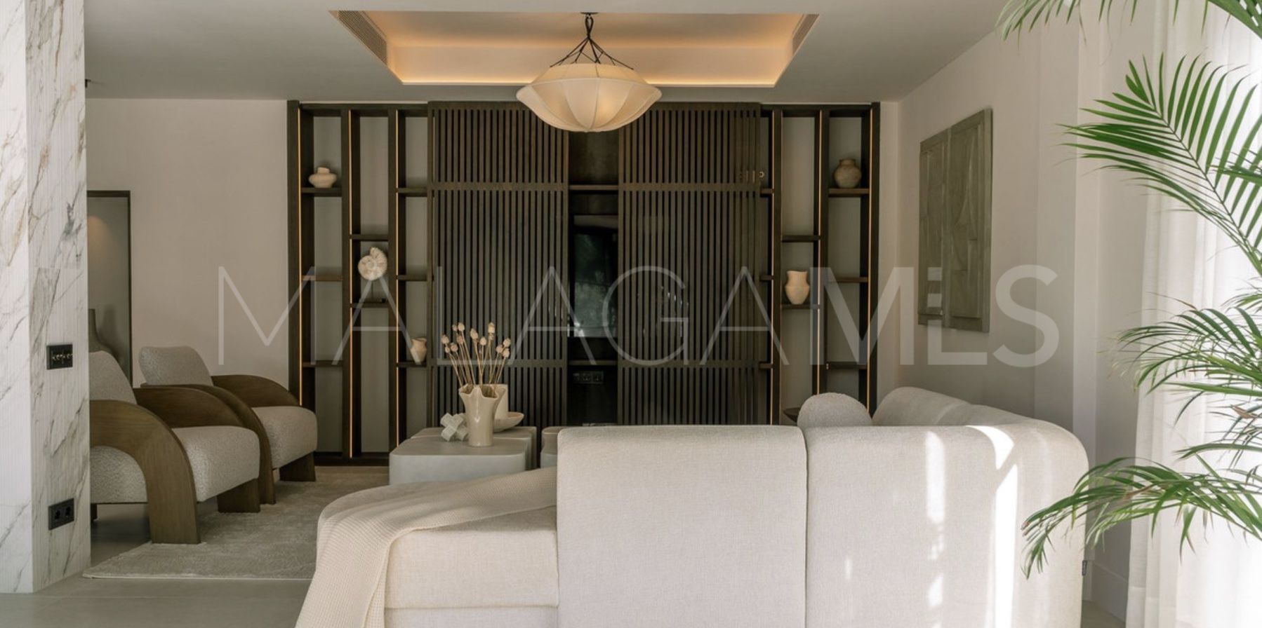 Se vende villa in Nueva Andalucia with 5 bedrooms