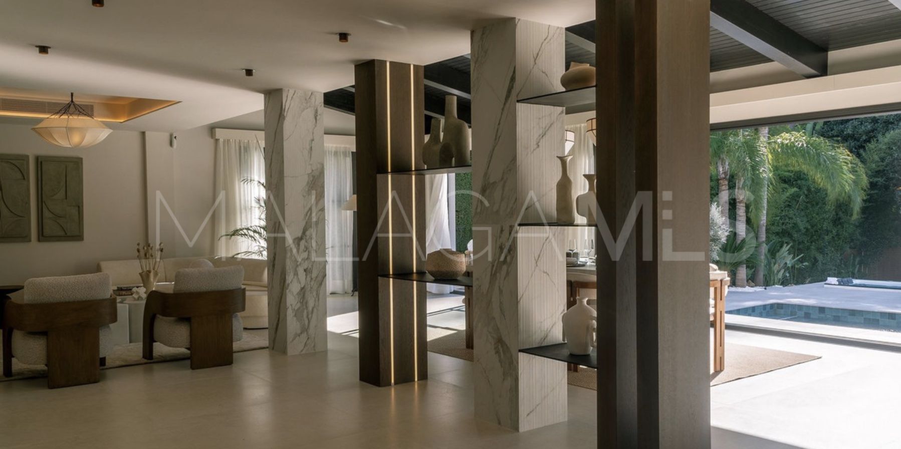 Se vende villa in Nueva Andalucia with 5 bedrooms