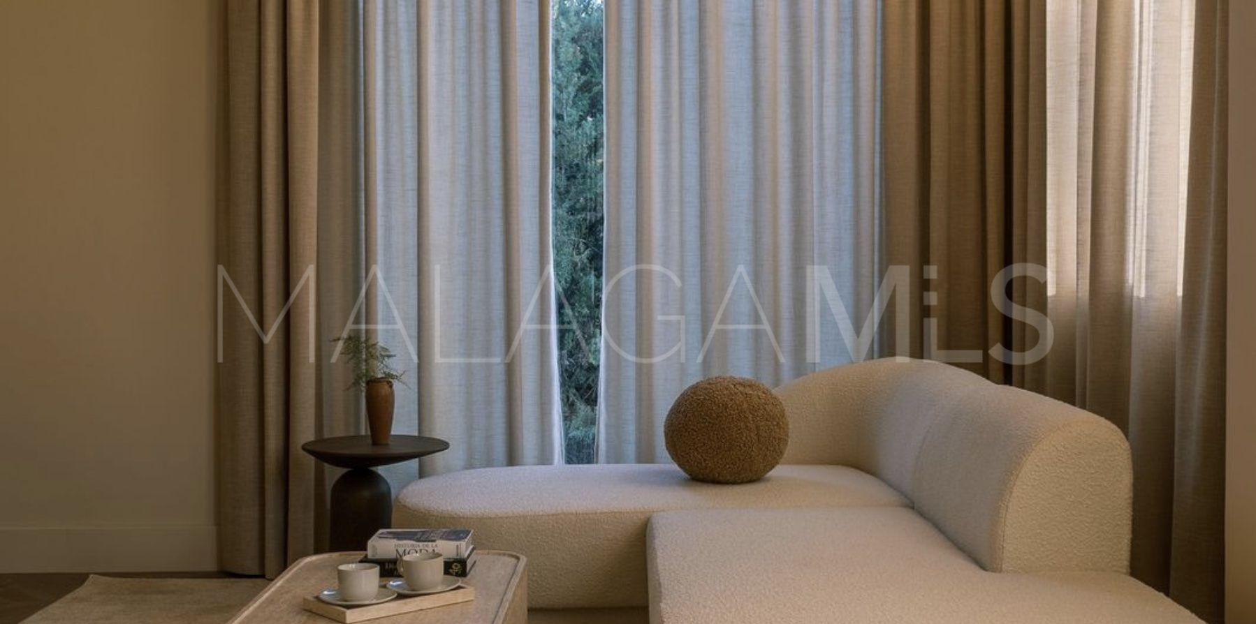 Se vende villa in Nueva Andalucia with 5 bedrooms