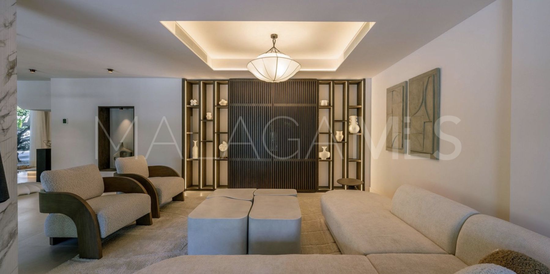 Se vende villa in Nueva Andalucia with 5 bedrooms