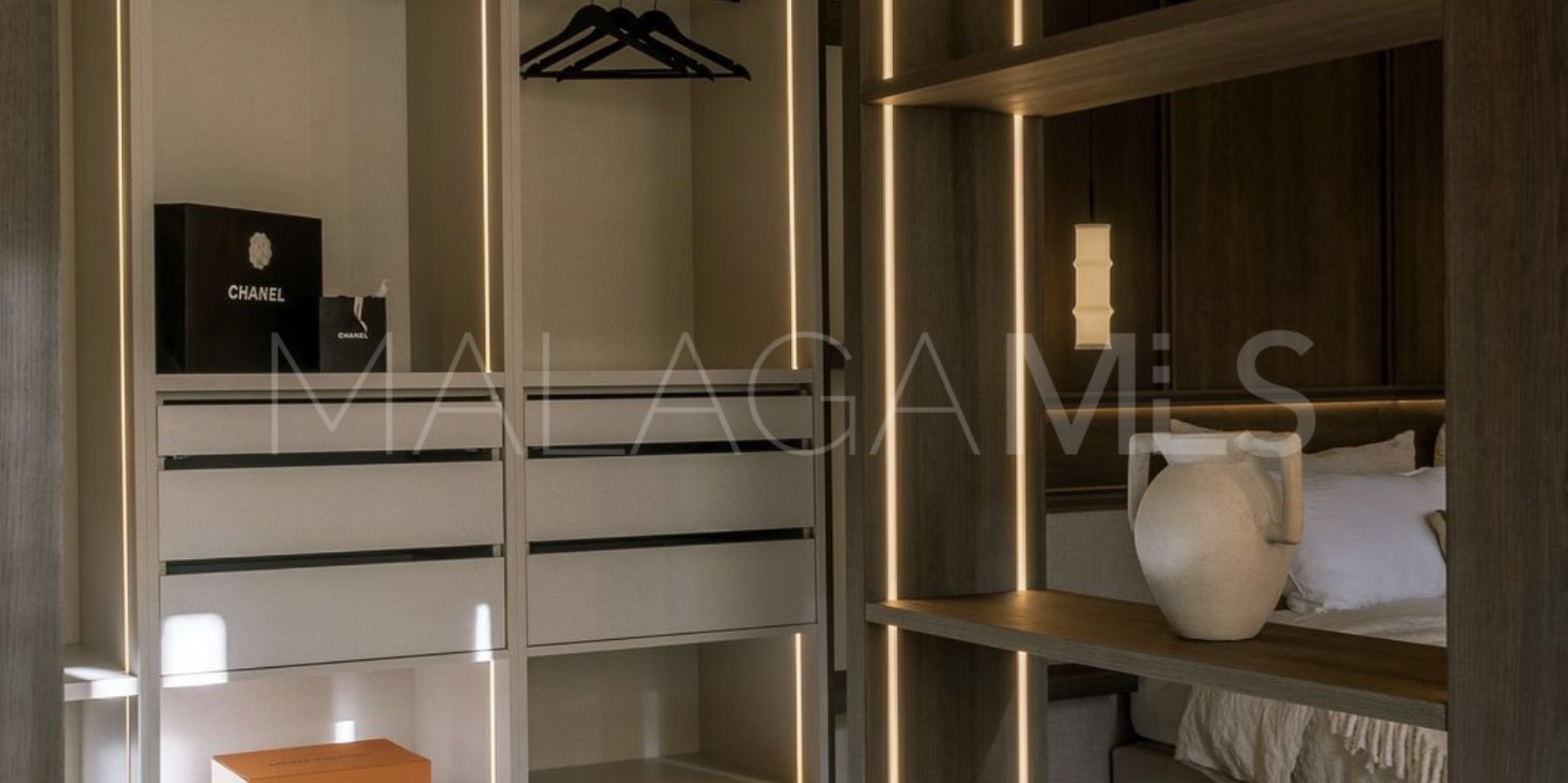 Se vende villa in Nueva Andalucia with 5 bedrooms