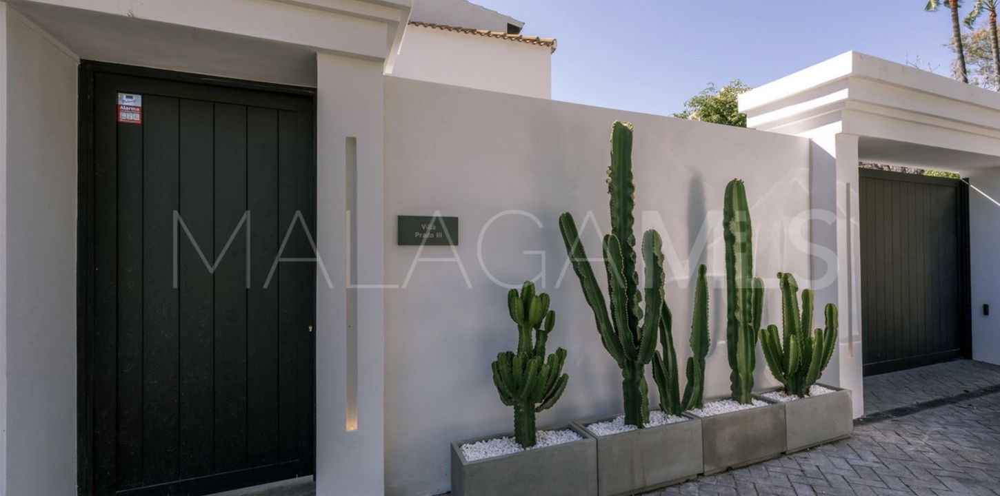 Se vende villa in Nueva Andalucia with 5 bedrooms