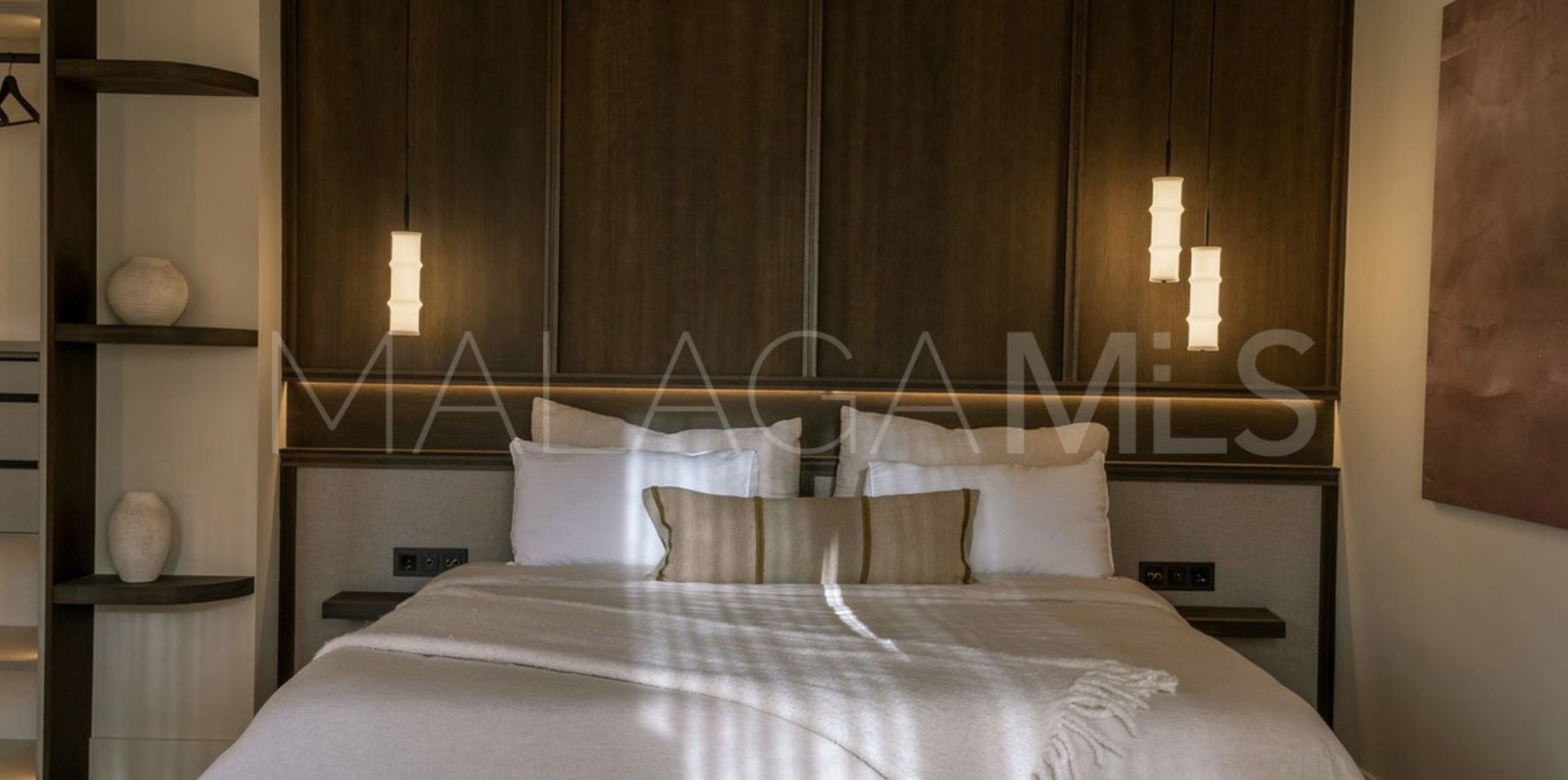 Se vende villa in Nueva Andalucia with 5 bedrooms