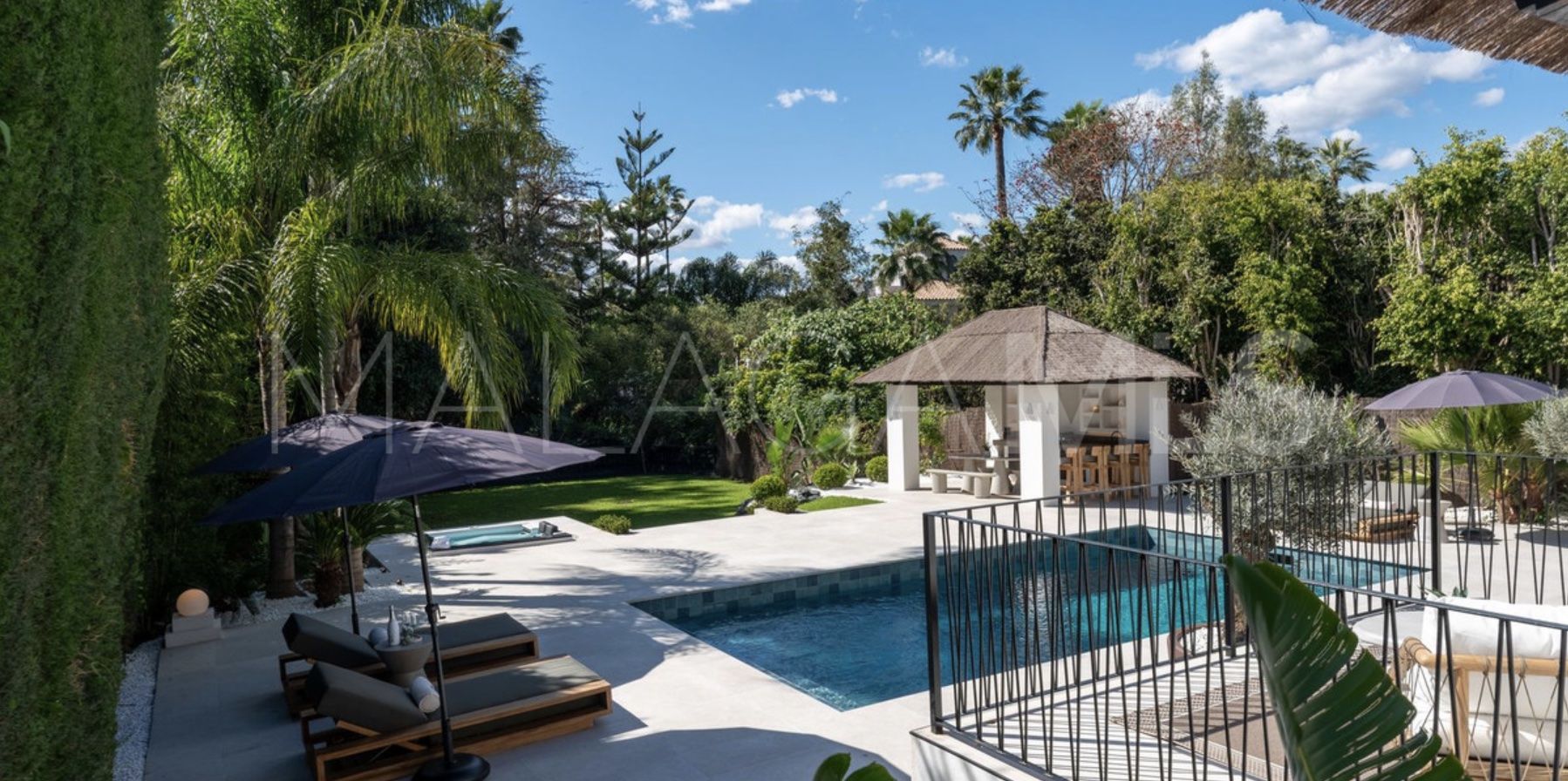 Se vende villa in Nueva Andalucia with 5 bedrooms