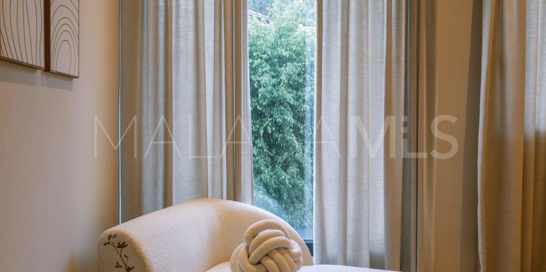 Se vende villa in Nueva Andalucia with 5 bedrooms