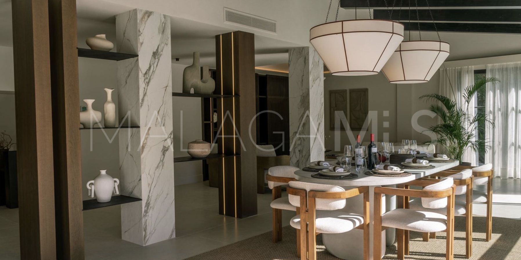 Se vende villa in Nueva Andalucia with 5 bedrooms