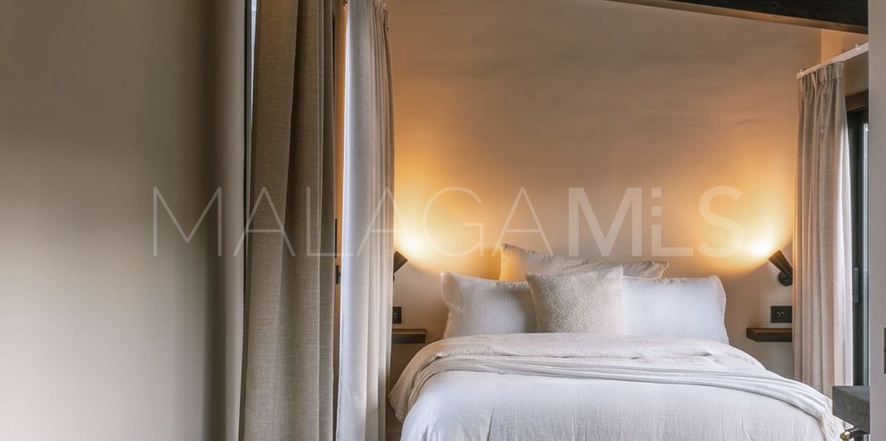 Se vende villa in Nueva Andalucia with 5 bedrooms