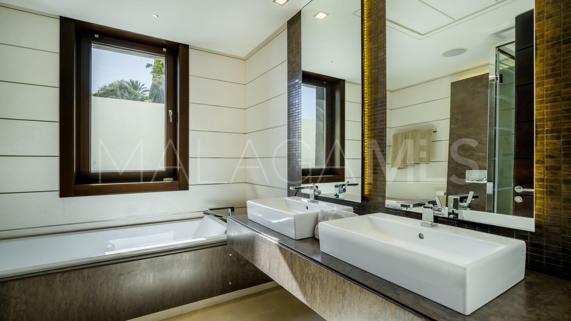 Villa for sale in Los Flamingos