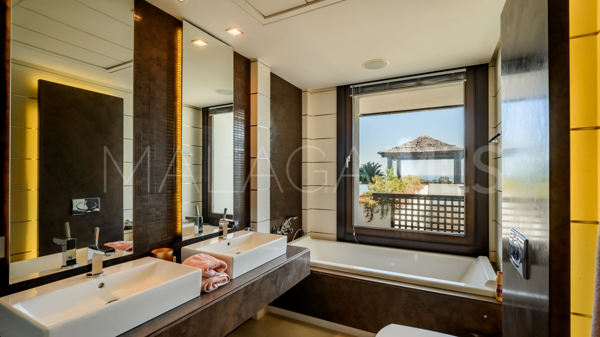 Villa for sale in Los Flamingos