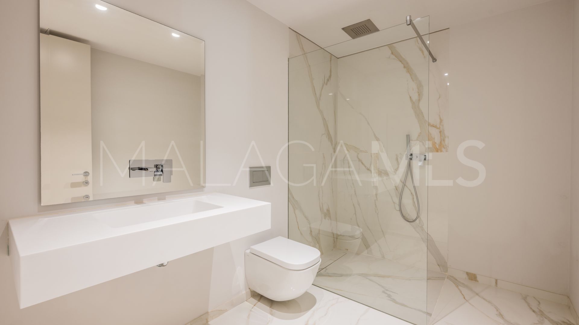 Se vende villa de 6 bedrooms in Los Monteros Playa