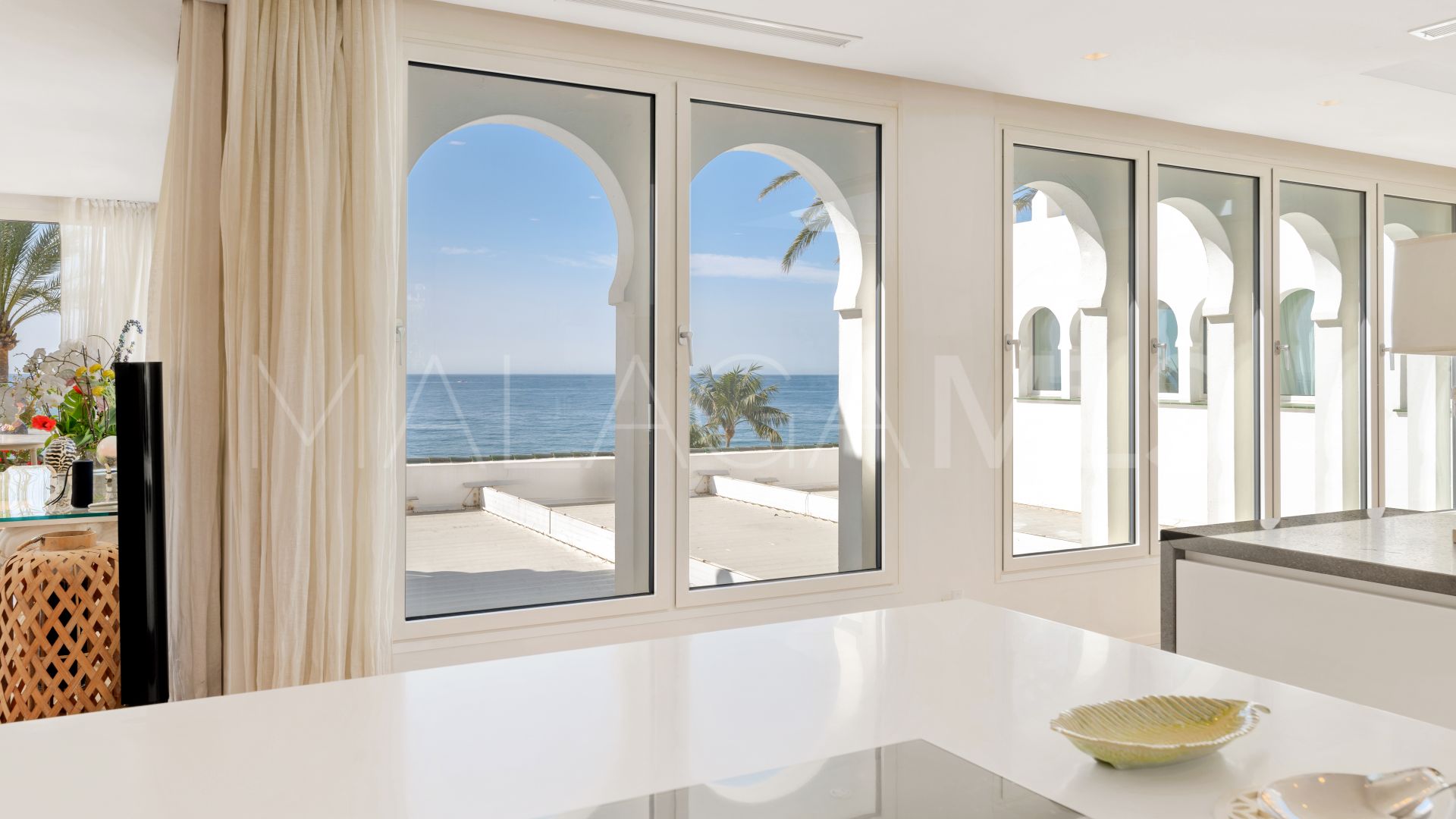 Appartement terrasse for sale in Oasis de Marbella