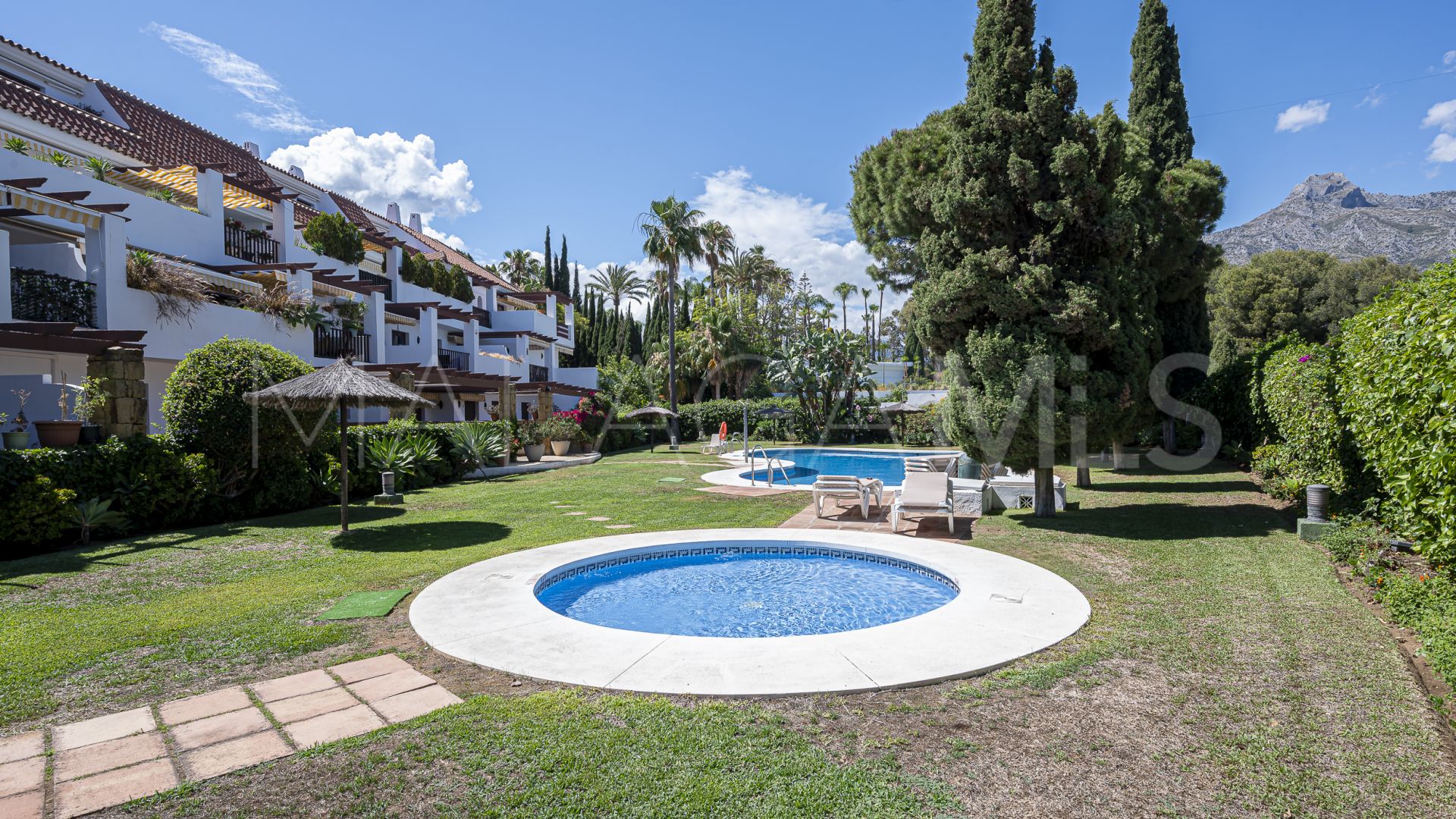 Tvåvånings takvåning for sale in Las Lomas del Marbella Club