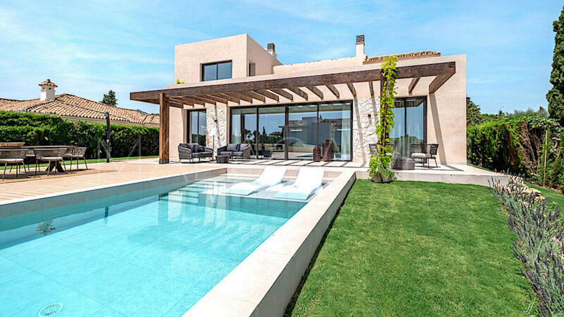 Villa for sale in Paraiso Alto