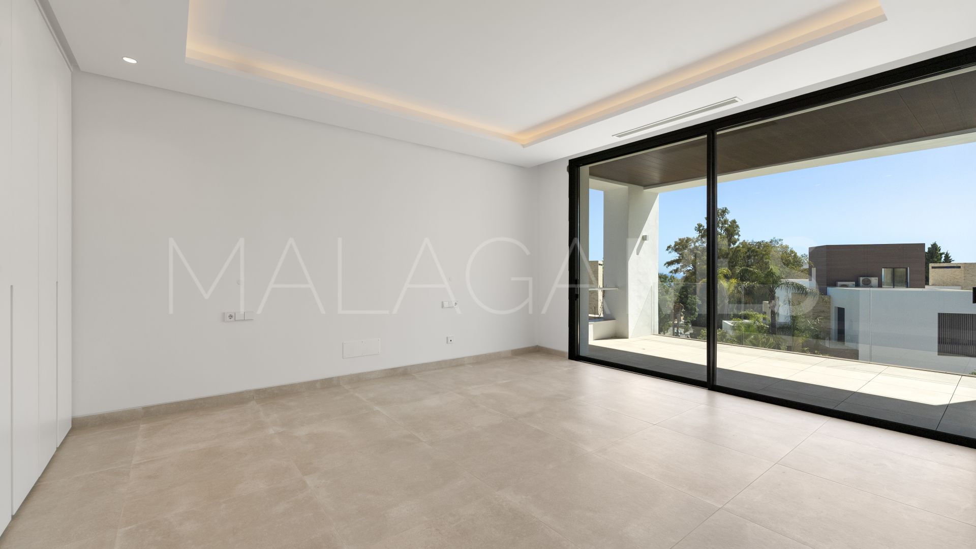 Buy Marbella City villa with 4 bedrooms